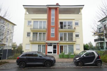 Ruhig und doch zentral gelegene Eigentumswohnung mit Blick ins Grüne, 60435 Frankfurt am Main, Etagenwohnung
